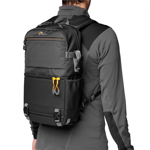 camera-backpack-lowepro-slingsho 3